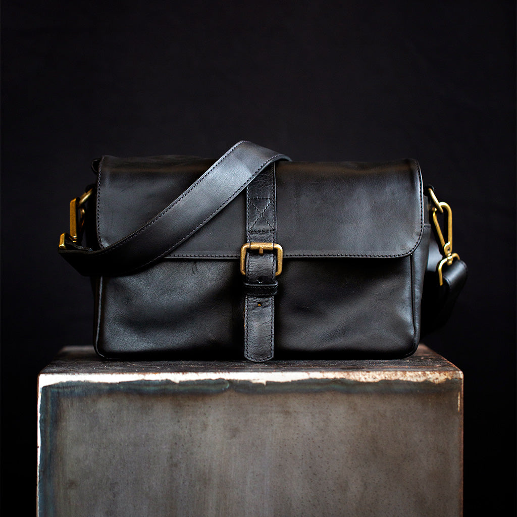 París Black Leather Camera Bag