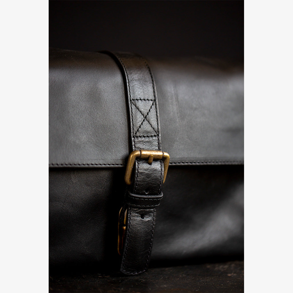 París Black Leather Camera Bag