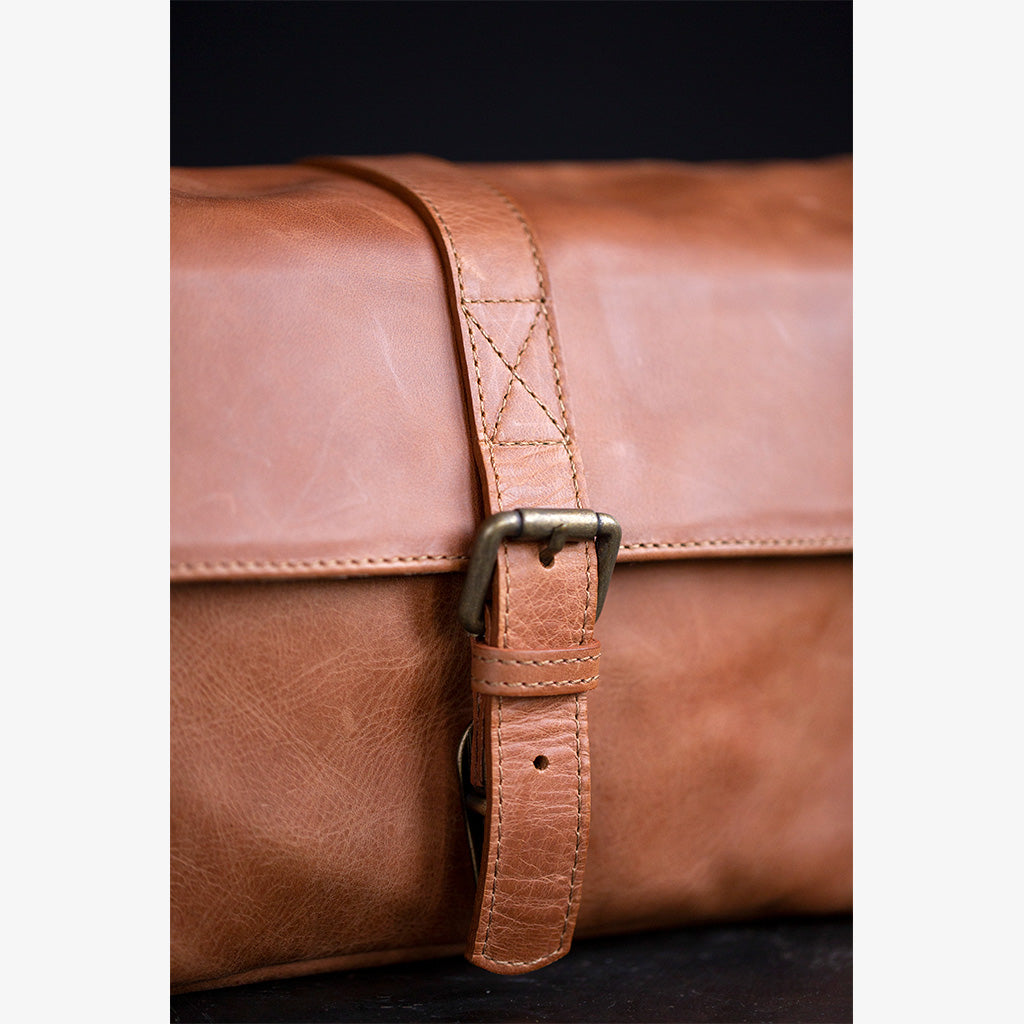 París tanned Leather Camera Bag