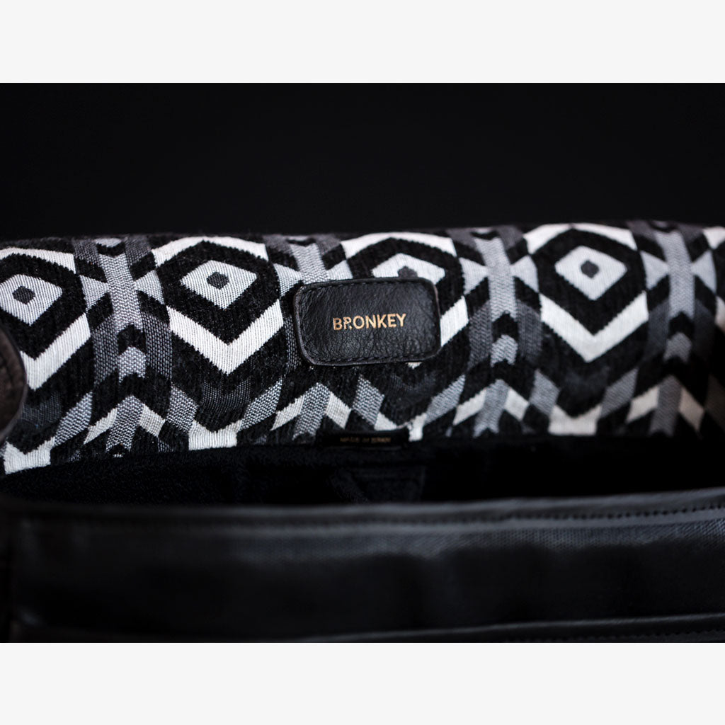 Limited Edition - París Black Waxed Canvas Camera Bag